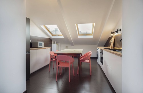 Naples City Centre Apartment | La Camera Chiara - Mansarda in Via Duomo