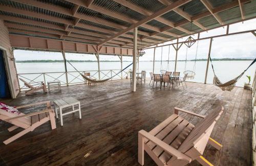 Big Creek Apartment | La Caribena Beach House- Bocas del Toro, Isla Colón, Panamá