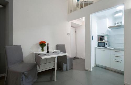 Santo Spirito Apartment | La Casa Bianca