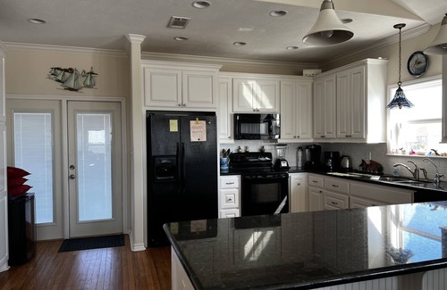 Crystal Beach House | La Casa Bonita: 2 BR, 2 BA House in Crystal beach, Sleeps 8