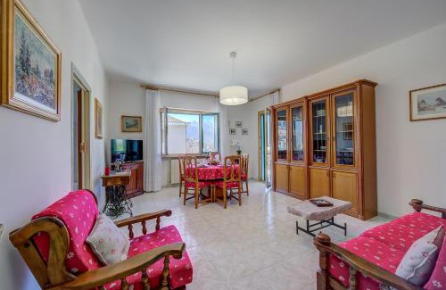 Trontano Apartment | La Casa di Guido Hiking Skiing And Lakes - Happy Rentals