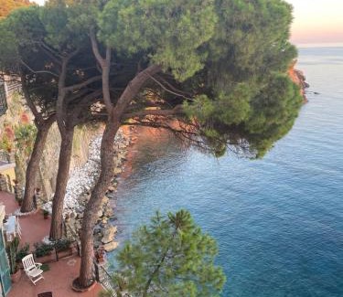 Pieve Ligure Apartment | La Casa di Samantha a Villa Regina a picco sul mare con piscina