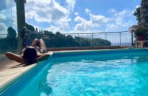 Pieve Ligure Apartment | La Casa di Samantha a Villa Regina a picco sul mare con piscina