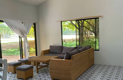 Playa Colorado House | La Casa Playa Colorados-Spacious high ceiling house 10 min walk to the beach