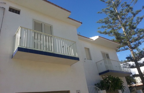 Cava dʼAliga House | LA CASA SOPRA IL MARE