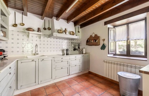 Llamigo House | La Casa vacacional del Güelu