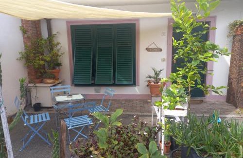 Livorno Apartment | "La Casita", 2 Floors Apartment, Private Parking only for Cars , Air-Cond and Terrace