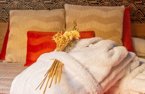 Almeria Centro House | La Casita de Mar - Romantic - Relax with Jaccuzi, Terrace, Garden & Wi-Fi