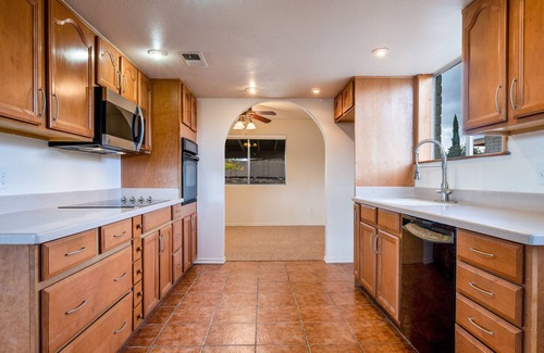 Sierra Vista House | ☀️La Casita Oasis | Central Location | Big Patio and Backyard