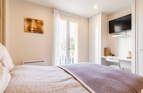 Bayonne Bed & Breakfast | La chambre des REVES - N°2/3- SPA PRIVATIF en option en JUILLET, inclus en AOUT