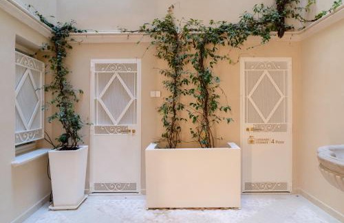 Parma City Centre Apartment | La CHARTREUSE Luxury Suites
