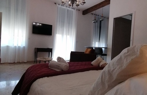 Vendres Bed & Breakfast | La Châtelaine -Château La Vidalle - Charming bed and breakfast in the heart of a stud farm