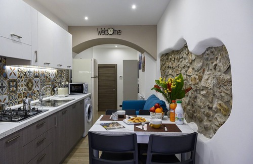 Old Town Apartment | La Chiocciola Apartment - Brand new one bedroom apartment in the center in a typical courtyard