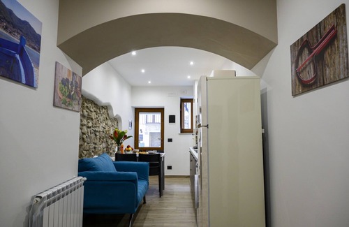 Old Town Apartment | La Chiocciola Apartment - Brand new one bedroom apartment in the center in a typical courtyard
