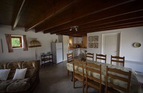 Sauze-Vaussais Cottage | La Chouette: pretty gite with pool and extensive gardens