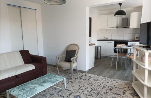 Beziers City Centre Apartment | "La Clé dès Champs"-Meublé de Tourisme 3 étoiles -Résidence "Les Logis de Béziers"-Garage optionnel-Cœur de ville-Plages à 16km !