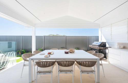 Iluka House | La Concha - Oceanstays - Luxury Holiday Home