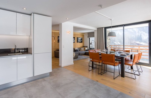 Chamonix-Mont-Blanc Apartment | La Cordee 612 apartment - an apartment that sleeps 8 guests in 3 bedrooms