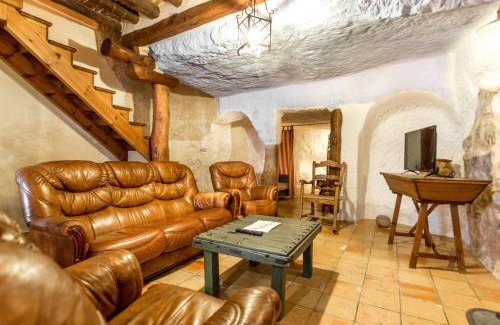Alcala del Jucar House | La Cueva Colosal
