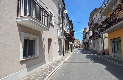 Rocca San Giovanni Apartment | La Dimora del Borgo - Appartamento "La Corte"