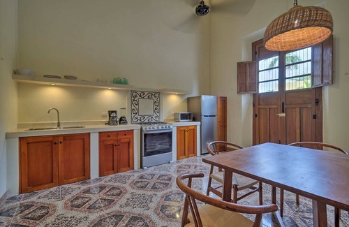 Centro House | La Ermita Suites in Merida Centro with Pool - Historic Church Front