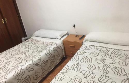 Zaragoza Centro House | La Ferroviaria Prohibido Fumar- Sin Ascensor - Pequeña Suite De 1 Dormitorio Con Salón y Office más Baño Privado -