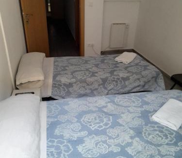 Zaragoza Centro House | La Ferroviaria Prohibido Fumar- Sin Ascensor - Pequeña Suite De 1 Dormitorio Con Salón y Office más Baño Privado -