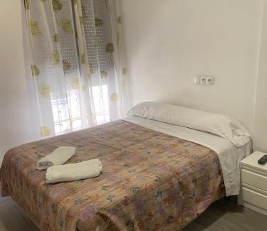Zaragoza Centro House | La Ferroviaria Prohibido Fumar- Sin Ascensor - Pequeña Suite De 1 Dormitorio Con Salón y Office más Baño Privado -