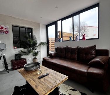 Montauban Apartment | La folie douce Jacuzzi et clim