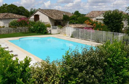Valeilles House | La Grange - Beautiful restored stone Farmhouse in secluded French hamlet