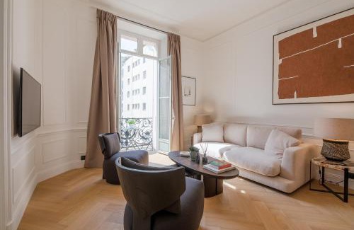 Cannes City Centre Apartment | La Guitare 22 - Spacious 1 BR apartment in the center of Cannes, right behind Grand Hotel
