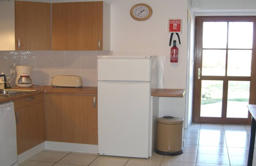 Noyant-Villages Cottage | 'La Joie du Muguet' - private, modern, comfortable, well-equipped holiday home