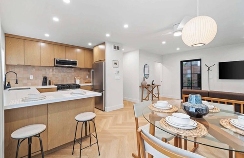 Village of La Jolla House | La Jolla Luxury 2BR | Tesla Charger + Parking