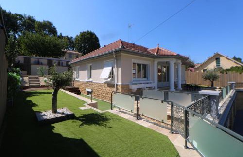 Sarlat-la-Caneda Villa | LA LOGGIA DE LA SALAMANDRE (DANS SARLAT)