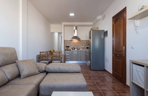 Santa Lucia Apartment | La Madera 1B Urban Home Near the Airport Wifi