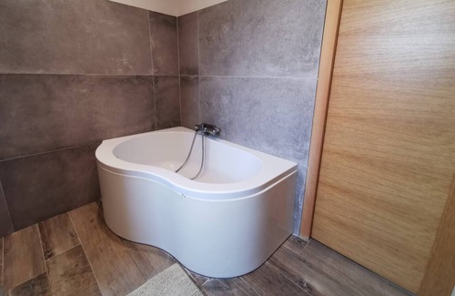 Pont-Saint-Esprit Villa | La Madone - Piscine Chauffée Privée