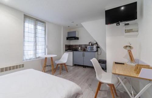 Valenciennes Apartment | La Mahana Room ~ Arrivée autonome ~ 2 personnes