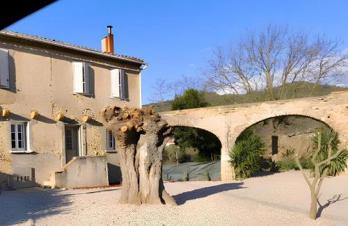 Bourigeole House | La Maison de l'Aqueduc