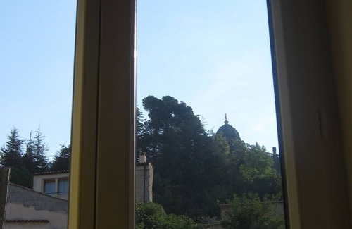 Forcalquier House | La Maison Jaune, a small Provencal house in the city