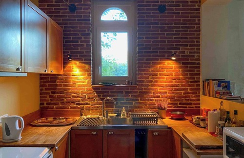 Le Merlerault Cottage | La Maison Louisette: space and calm for couples, families or friends