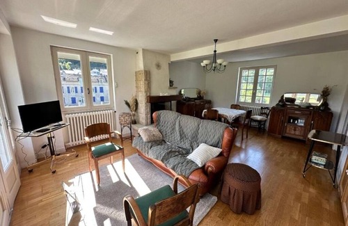 Murat-sur-Vebre Apartment | La MALAGUEÑA - Apartment in the center of Murat-sur-Vèbre 81 mountain view