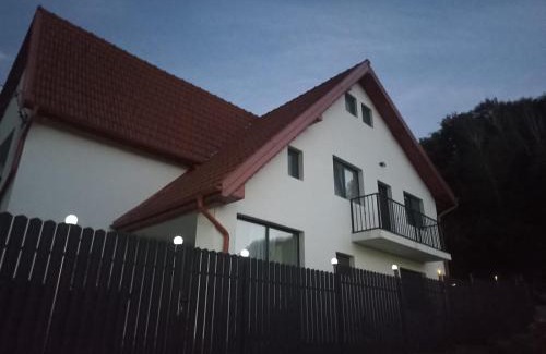 Patarlagele House | La Marginea Pădurii