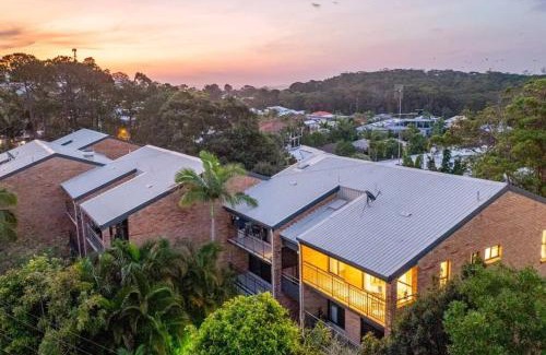 Alexandra Headland Apartment | La Mer at Alex - easy walk to beach