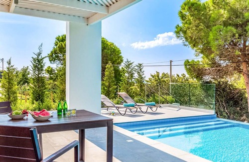 Svoronata Villa | La Mer, Nice villa in Svoronata w/