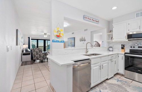 Port Aransas Condo | La Mirage Condo 309 Beachfront Condo Resort with Private Boardwalk to Beach