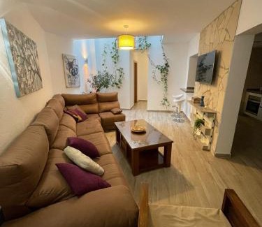 Guaro House | La morena