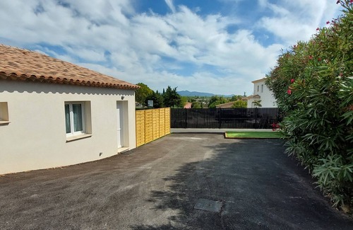 Roquebrune-sur-Argens Villa | LA NUIT DES SECRETS love room with jacuzzi and private sauna ♥️