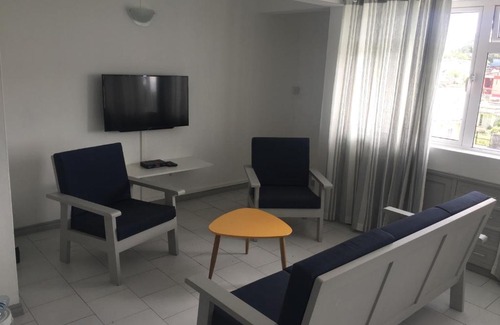 Forest Side Apartment | La Péninsule - Town Apartment in Curepipe 2