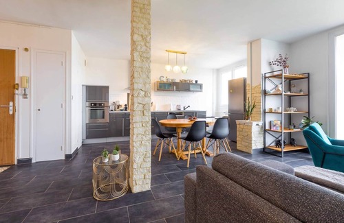 Faubourg North Apartment | La Parenthèse -Appartement 3 chambres avec garage et balcon -SR Loc