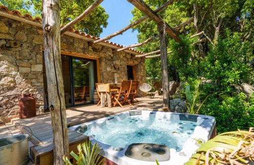Chisa House | LA PAUSE - 3 villas avec Jacuzzi privatif à chisà